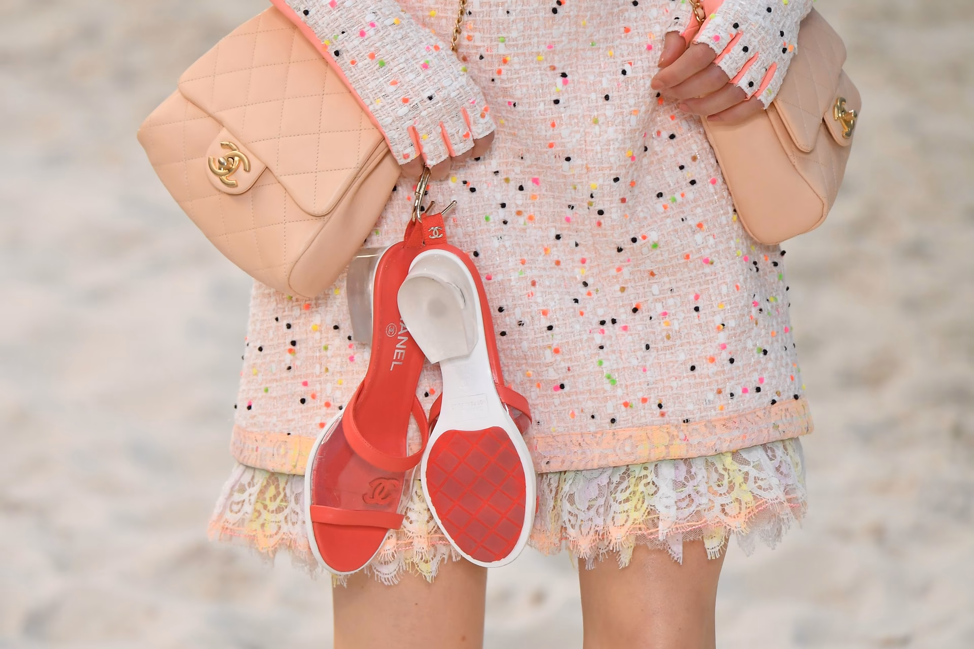 Co oznacza sen o białych butach?