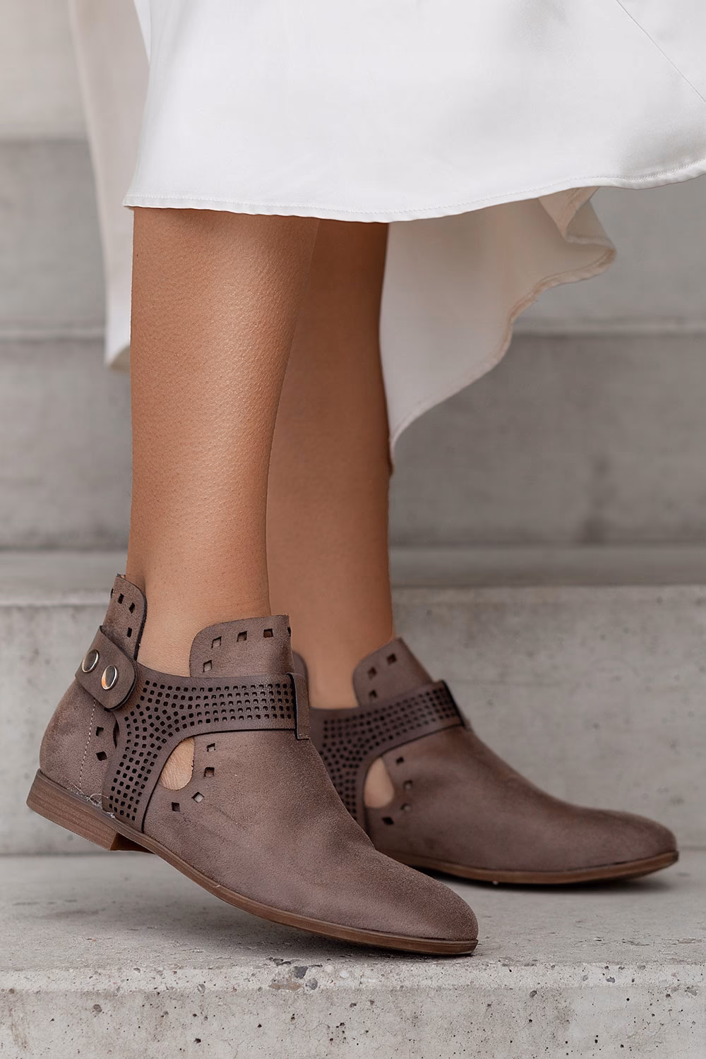 Jakie buty do skórzanej kurtki na wiosnę?