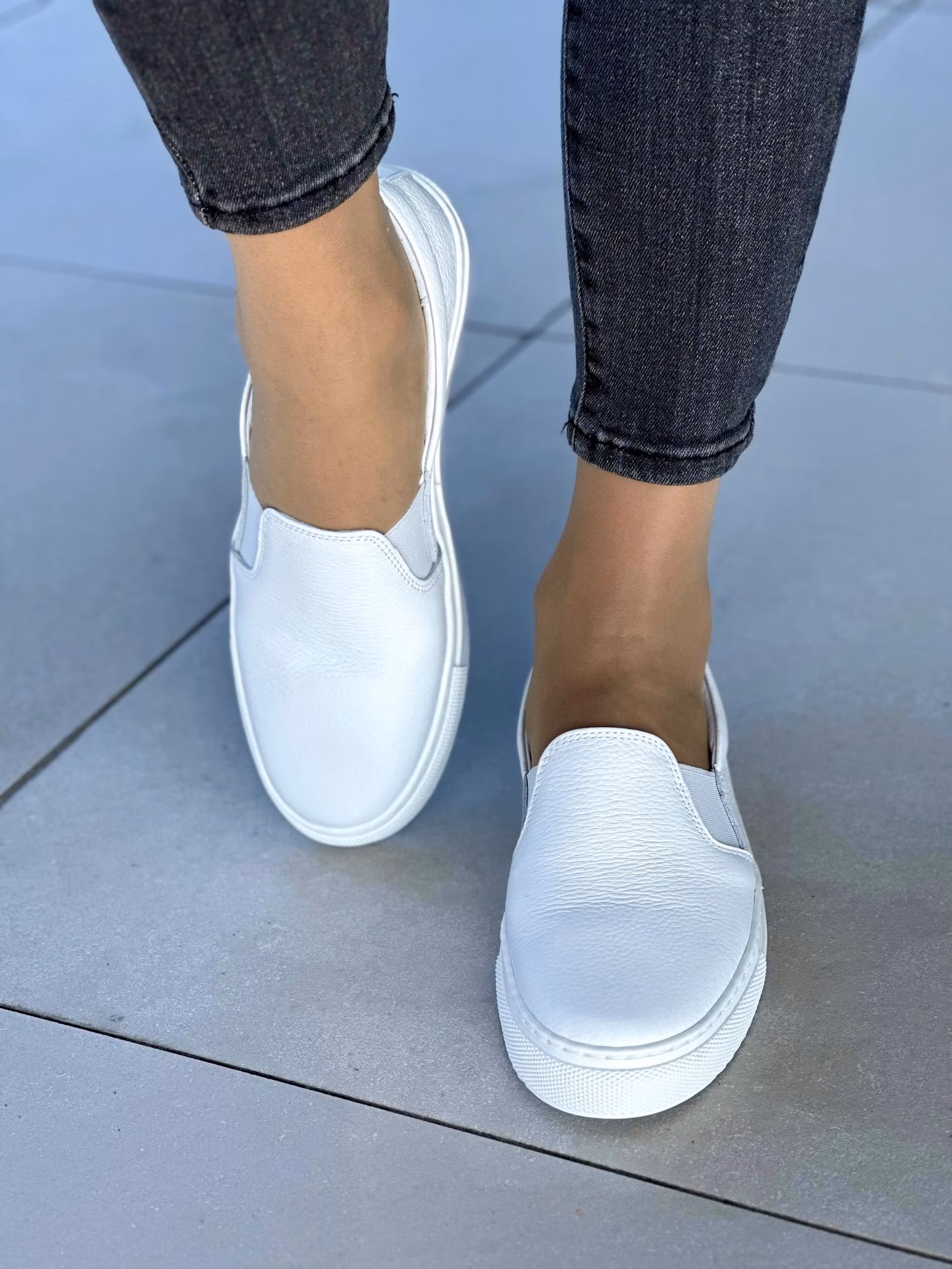 Czy białe buty pasują do wszystkiego?