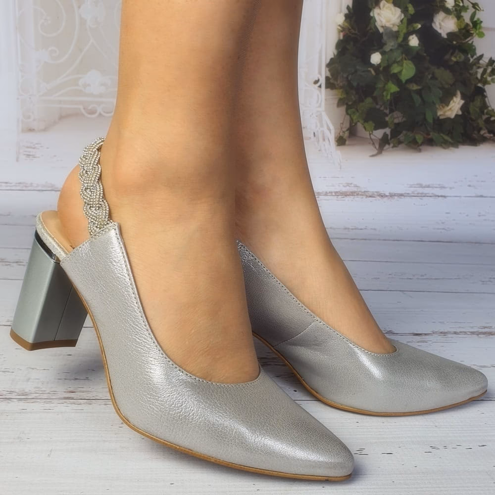 Gdzie kupić srebrne buty na słupku?