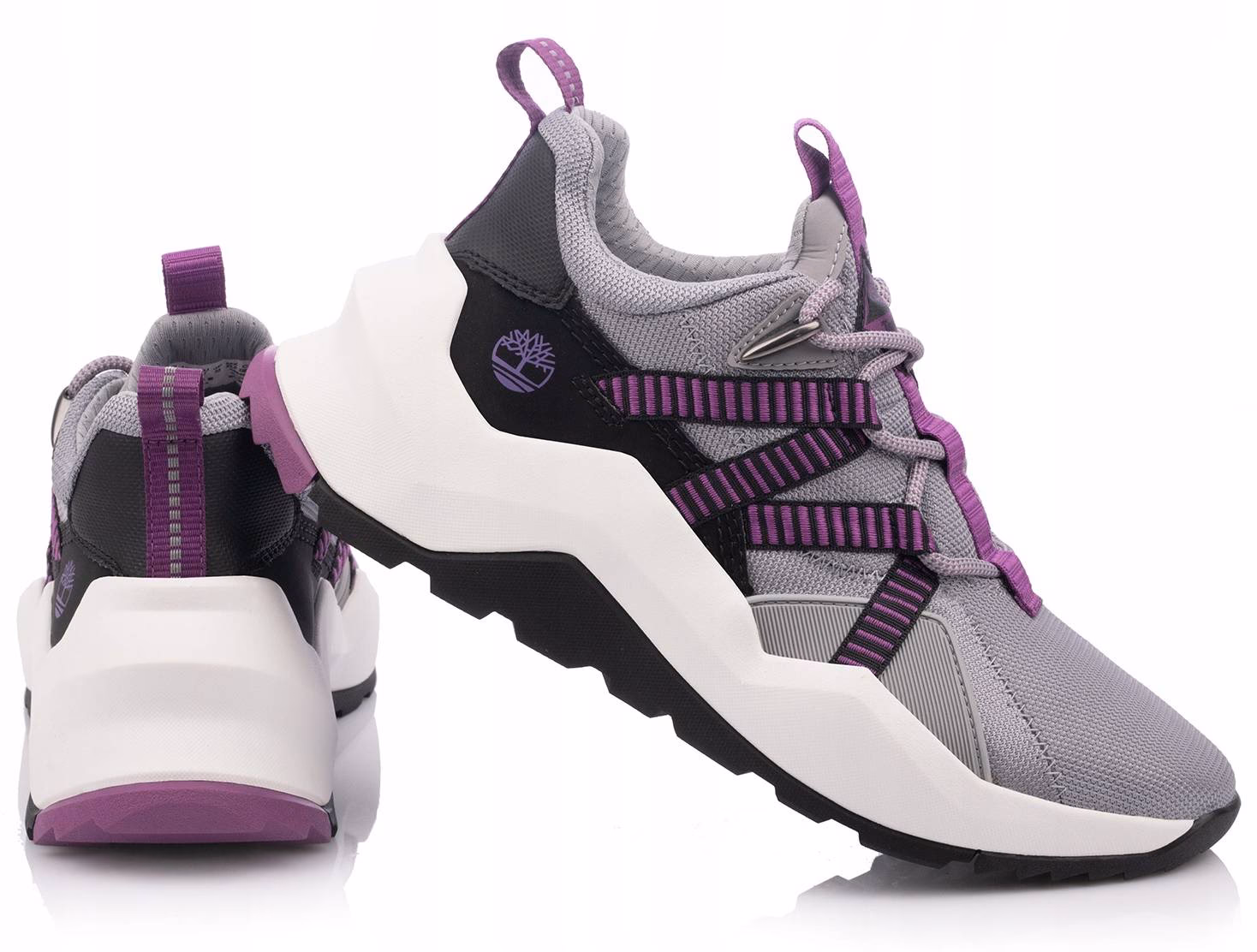 Czy buty Timberland damskie sportowe pasują do sukienek?