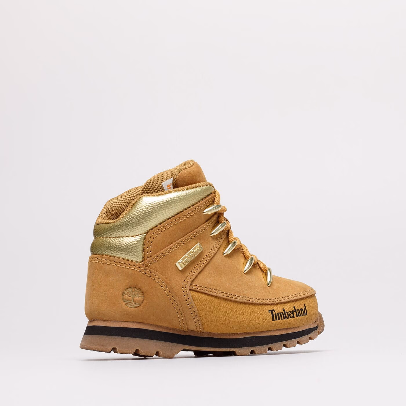 Jak dbać o buty Timberland zimą?