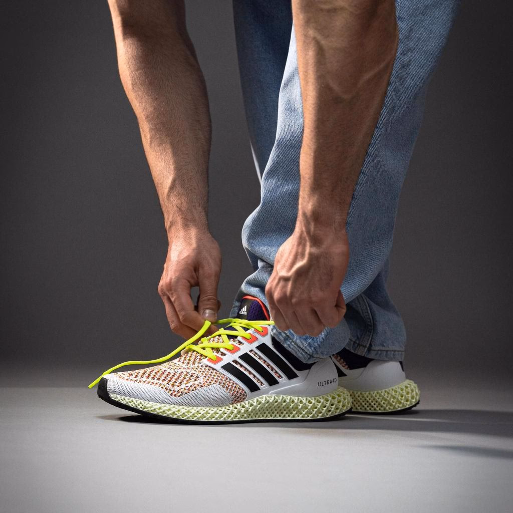 Ultra Colours – co to za firma?