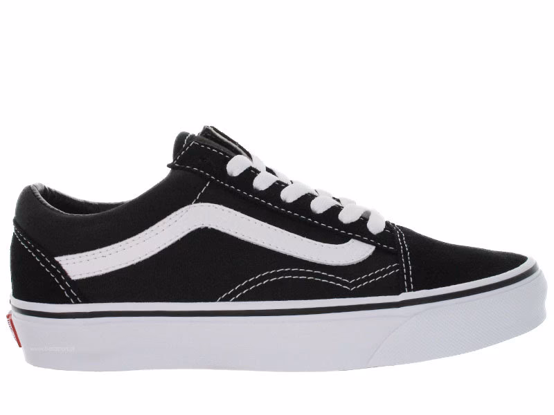 Czy rozmiar butów Vans zależy od modelu?