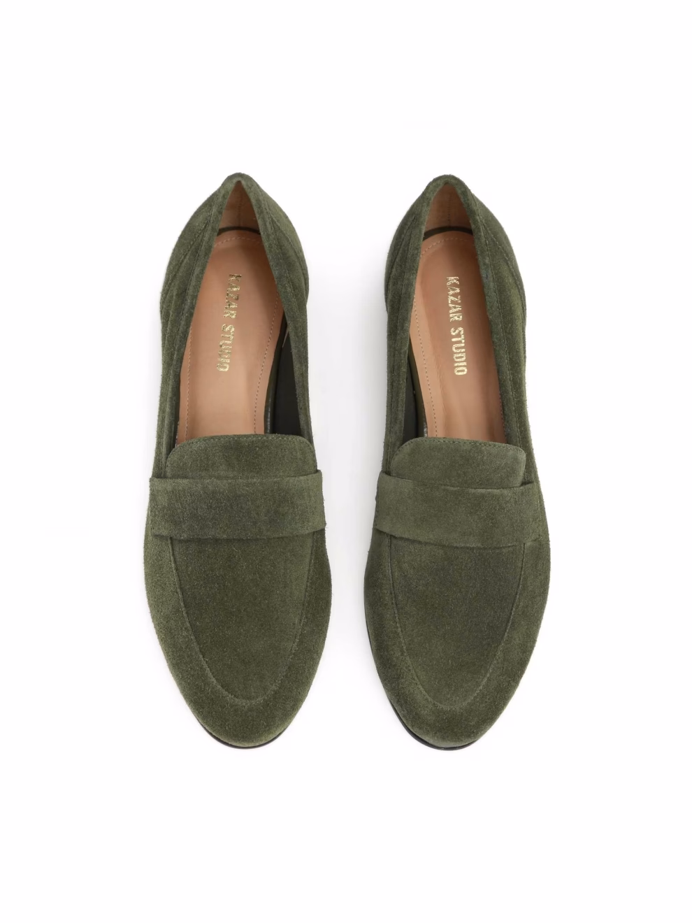 Czy zielone buty pasują do czerwonej sukienki?