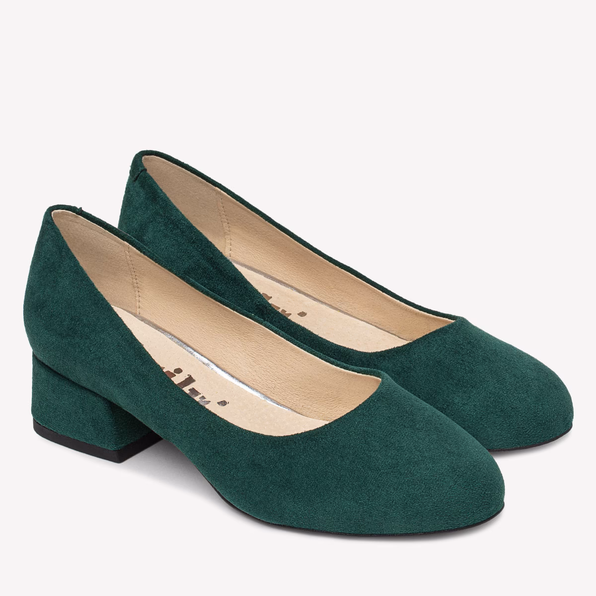 Jaki kolor pasuje do zielonych butów?