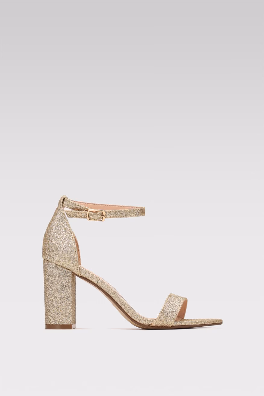 Jakie buty do złotego kombinezonu?